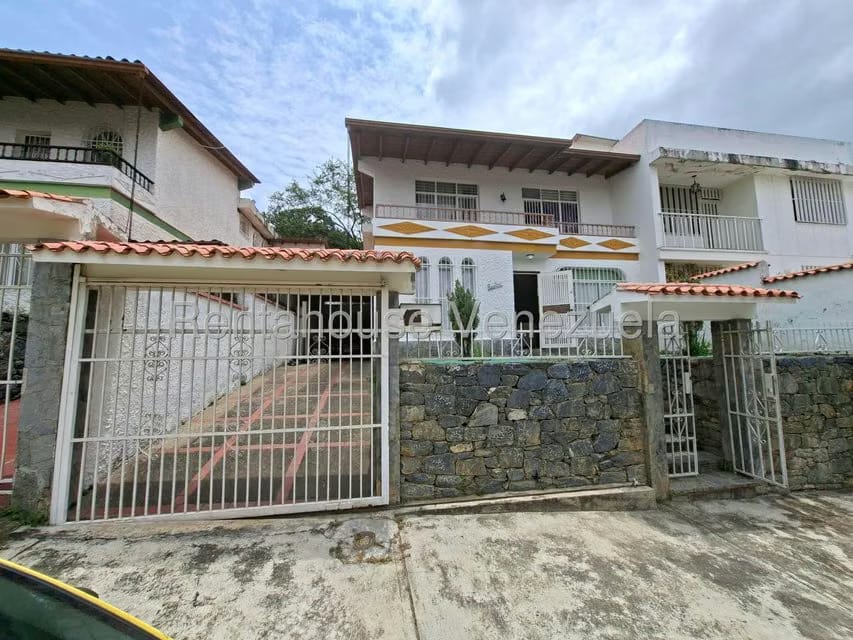 Casa (Multipes Niveles) en Alquiler en Macaracuay, Distrito Metropolitano