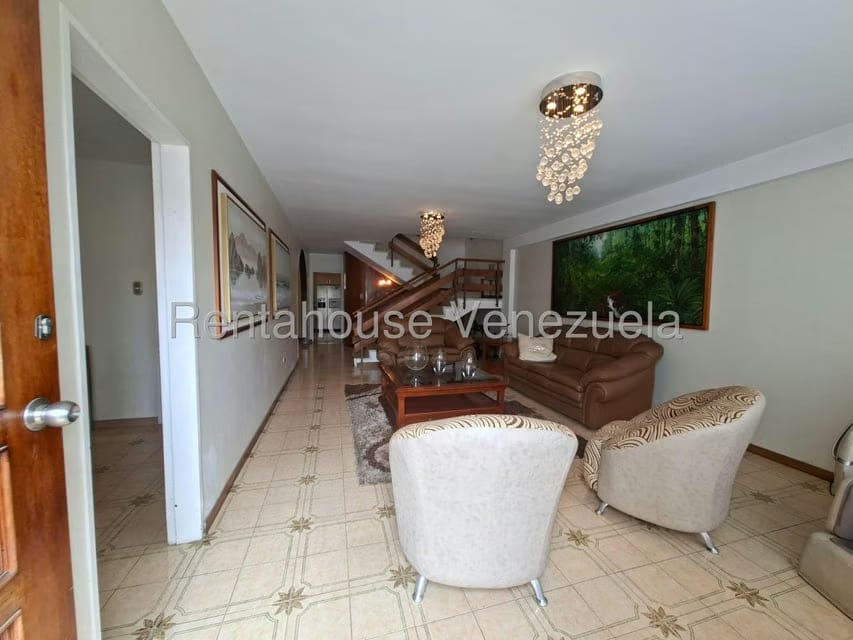 Casa (Multipes Niveles) en Alquiler en Macaracuay, Distrito Metropolitano - 3