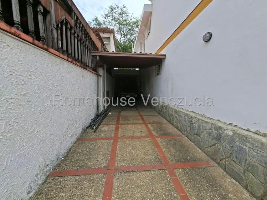 Casa (Multipes Niveles) en Alquiler en Macaracuay, Distrito Metropolitano - 28