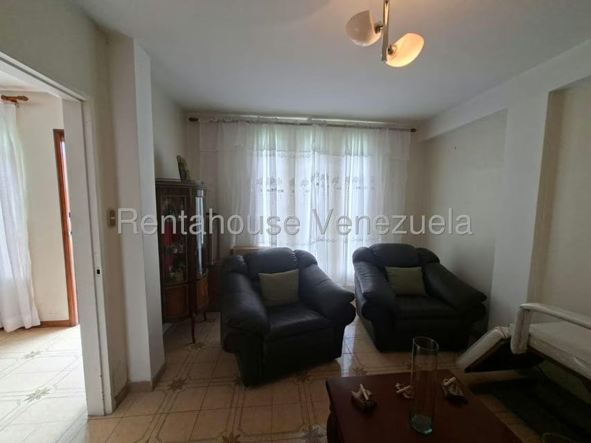 Casa (Multipes Niveles) en Alquiler en Macaracuay, Distrito Metropolitano - 5