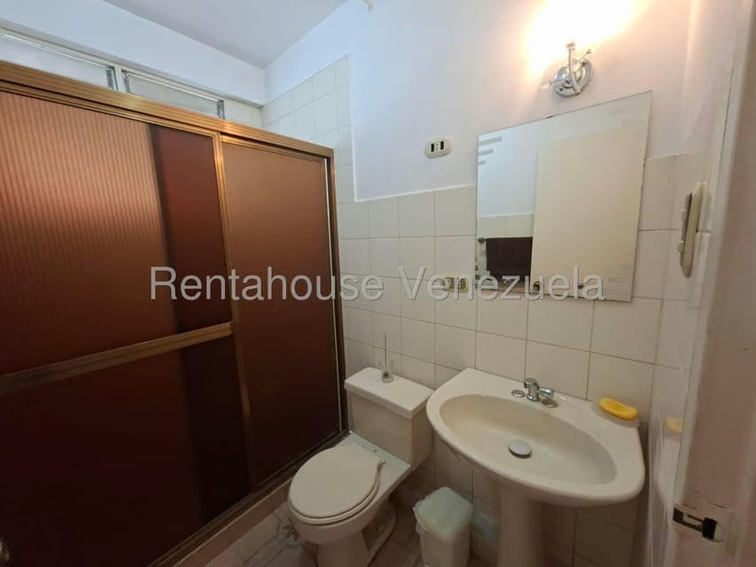 Casa (Multipes Niveles) en Alquiler en Macaracuay, Distrito Metropolitano - 6