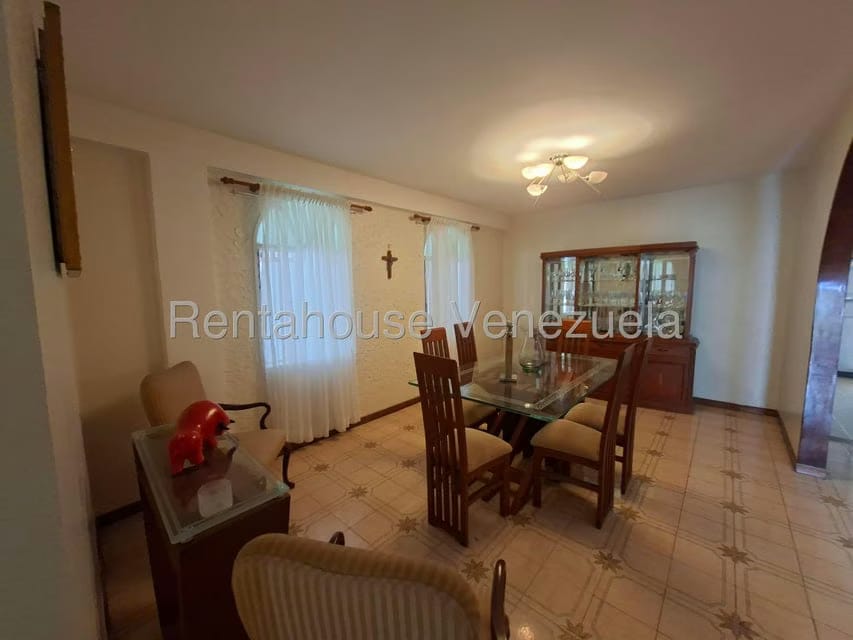 Casa (Multipes Niveles) en Alquiler en Macaracuay, Distrito Metropolitano - 8