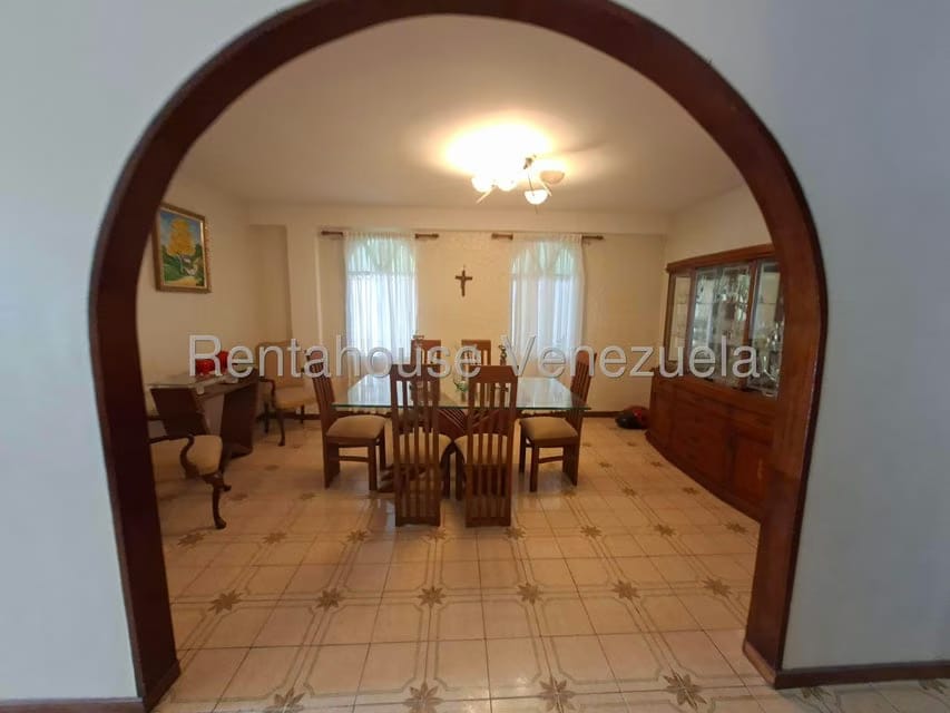 Casa (Multipes Niveles) en Alquiler en Macaracuay, Distrito Metropolitano - 9