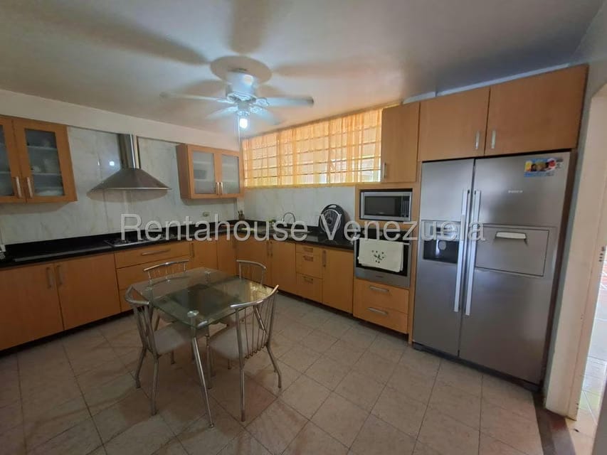 Casa (Multipes Niveles) en Alquiler en Macaracuay, Distrito Metropolitano - 10