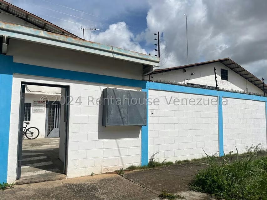 Comercial (Galpon - Deposito) en Venta en Zona Industrial, Carabobo - 2