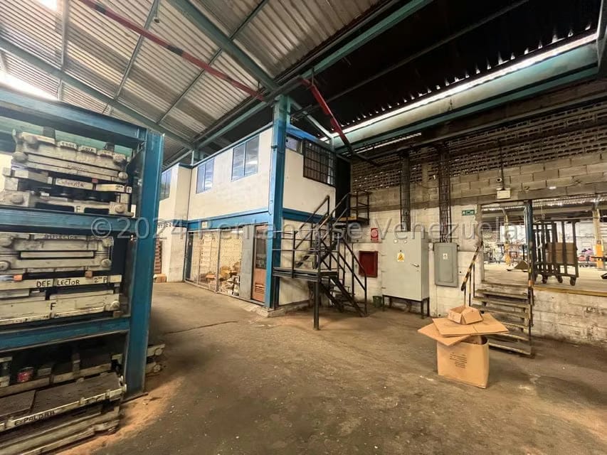 Comercial (Galpon - Deposito) en Venta en Zona Industrial, Carabobo - 11