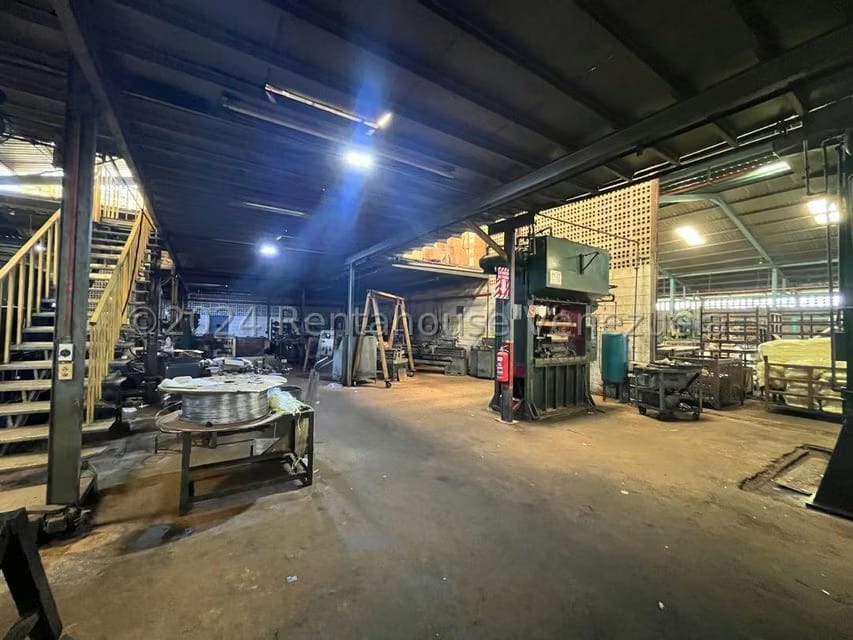 Comercial (Galpon - Deposito) en Venta en Zona Industrial, Carabobo - 12