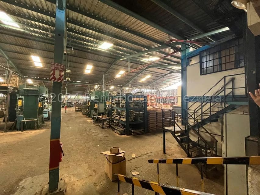 Comercial (Galpon - Deposito) en Venta en Zona Industrial, Carabobo - 19