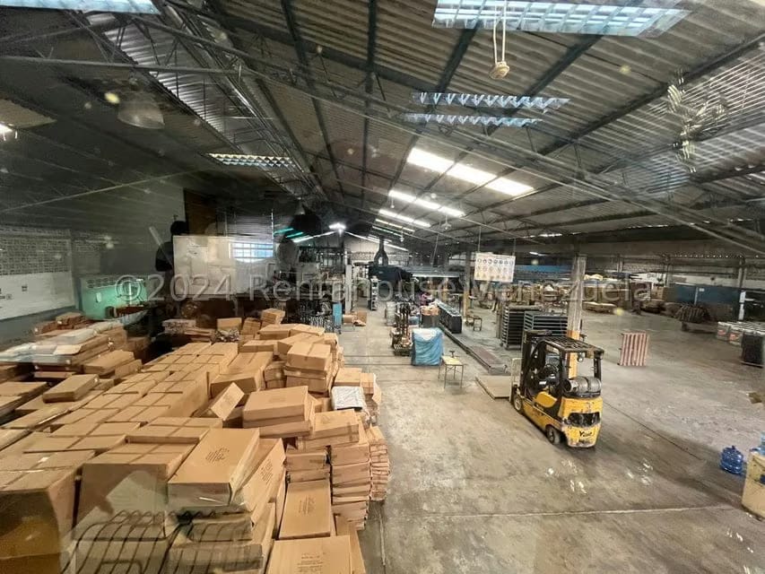 Comercial (Galpon - Deposito) en Venta en Zona Industrial, Carabobo - 25