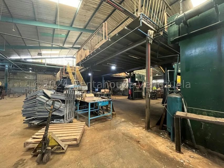 Comercial (Galpon - Deposito) en Venta en Zona Industrial, Carabobo - 26