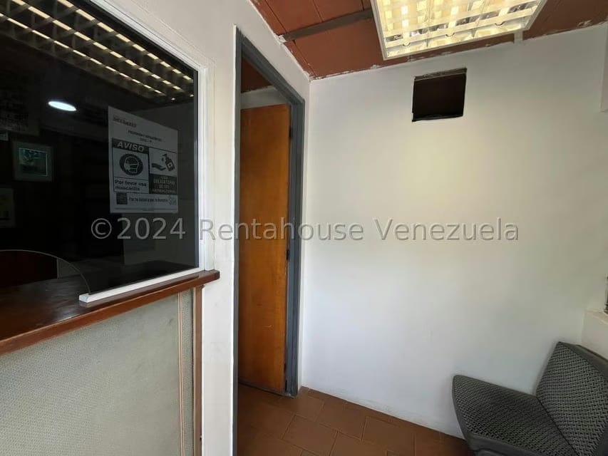 Comercial (Galpon - Deposito) en Venta en Zona Industrial, Carabobo - 4