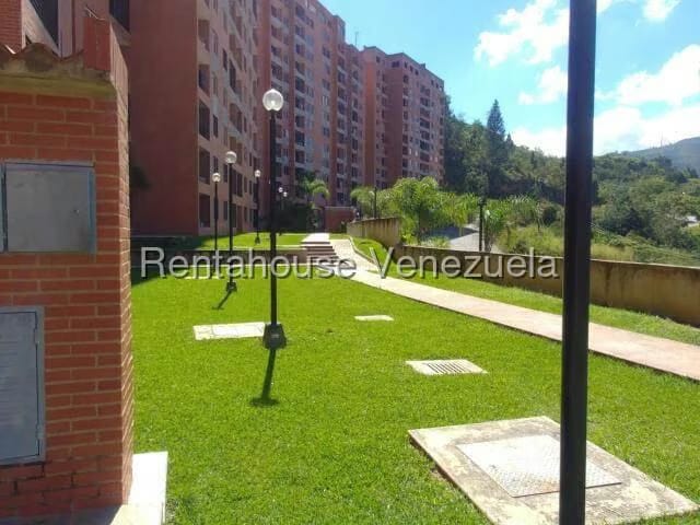 Apartamento (1 Nivel) en Venta en Colinas de La Tahona, Distrito Metropolitano - 2