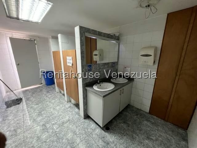 Comercial (Local Comercial) en Alquiler en El Encantado, Distrito Metropolitano - 4