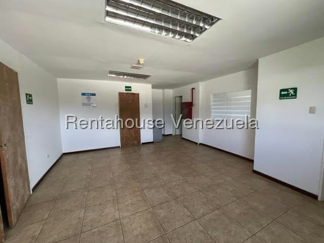 Comercial (Local Comercial) en Alquiler en El Encantado, Distrito Metropolitano - 35