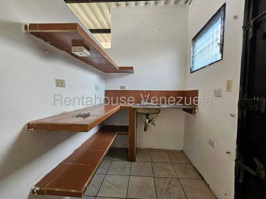 Comercial (Local Comercial) en Alquiler en Nueva Segovia, Lara - 11
