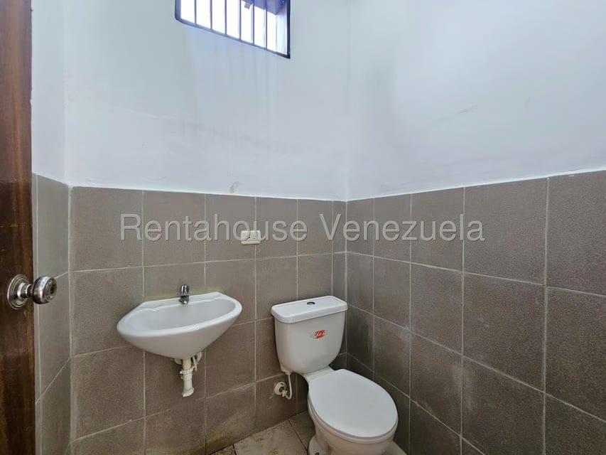 Comercial (Local Comercial) en Alquiler en Nueva Segovia, Lara - 16