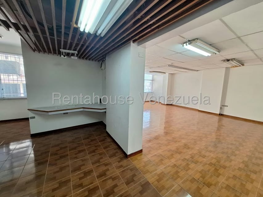 Comercial (Local Comercial) en Alquiler en Los Colorados, Carabobo - 13