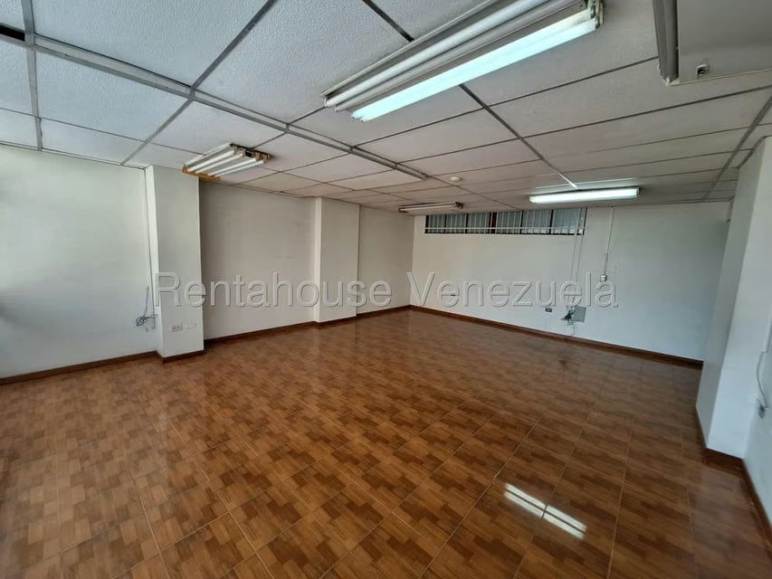 Comercial (Local Comercial) en Alquiler en Los Colorados, Carabobo - 16