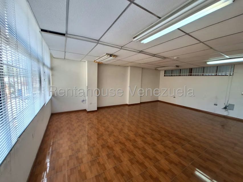 Comercial (Local Comercial) en Alquiler en Los Colorados, Carabobo - 17