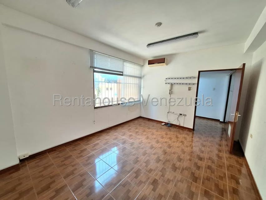 Comercial (Local Comercial) en Alquiler en Los Colorados, Carabobo - 28