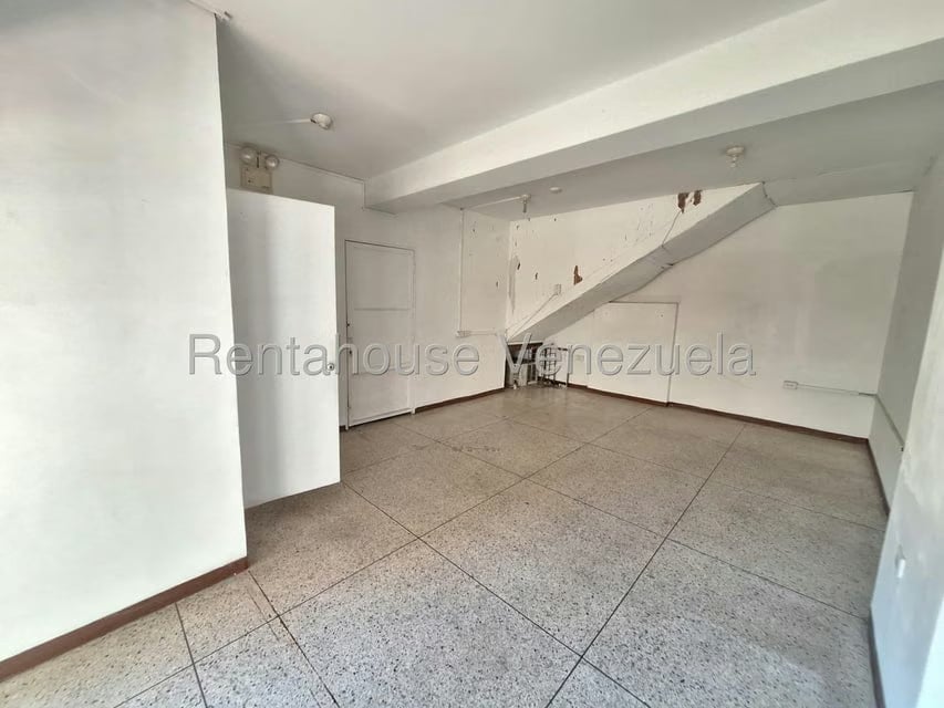 Comercial (Local Comercial) en Alquiler en Los Colorados, Carabobo - 5