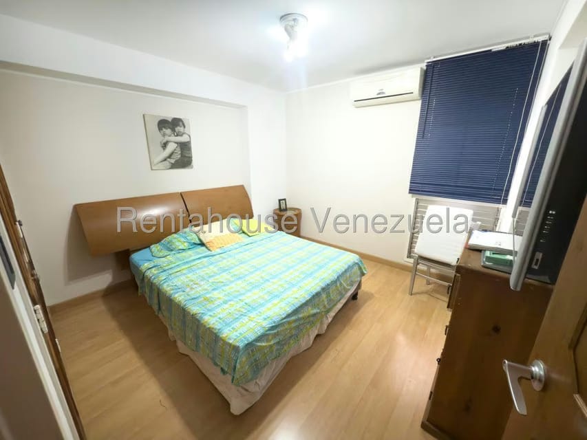 Apartamento (1 Nivel) en Venta en Las Esmeraldas, Distrito Metropolitano - 12