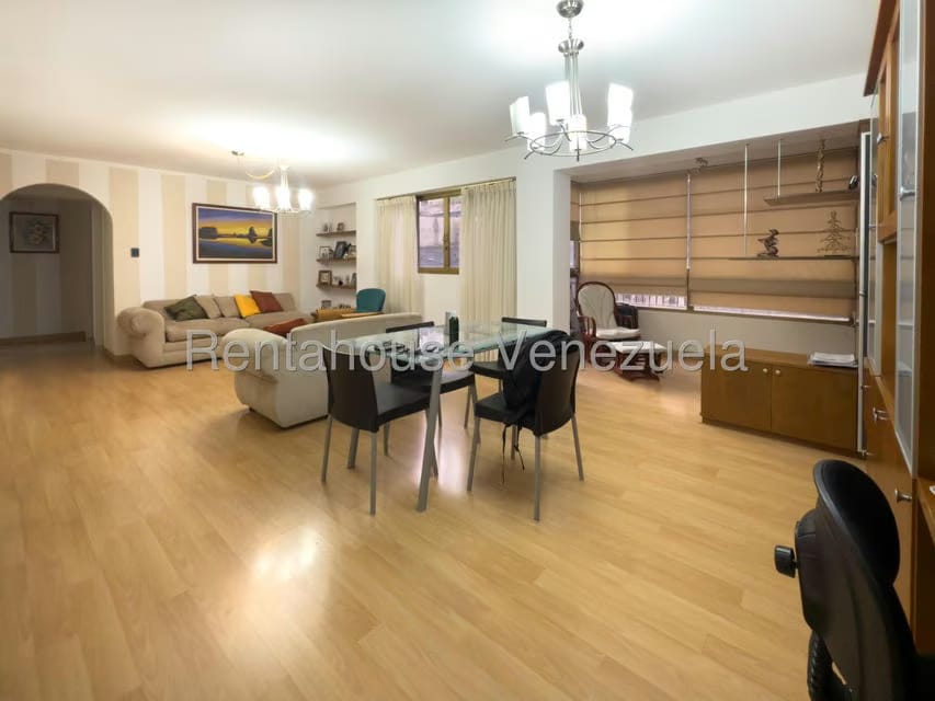 Apartamento (1 Nivel) en Venta en Las Esmeraldas, Distrito Metropolitano - 3