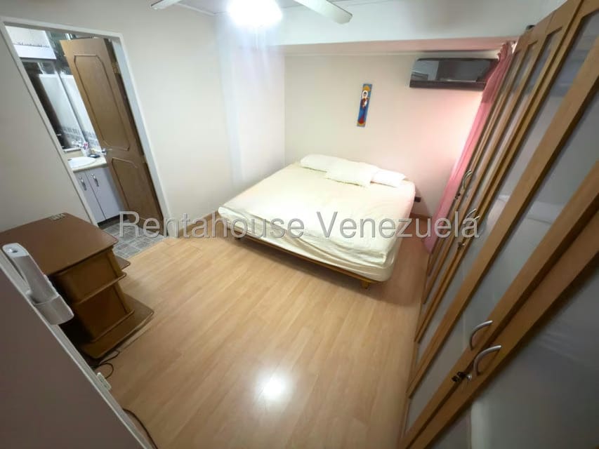 Apartamento (1 Nivel) en Venta en Las Esmeraldas, Distrito Metropolitano - 8