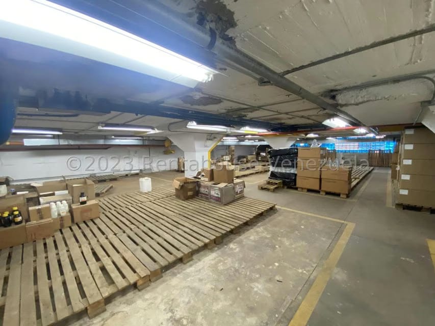 Comercial (Galpon - Deposito) en Venta en Boleita Norte, Distrito Metropolitano - 28