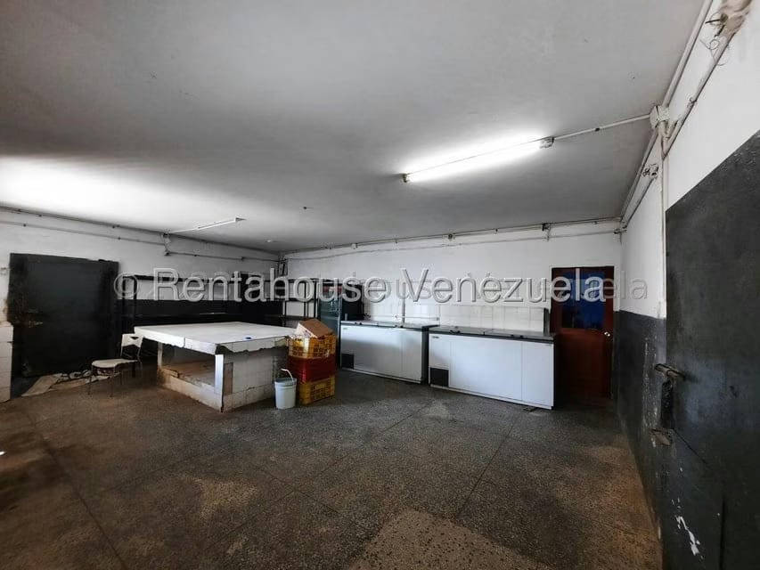 Comercial (Galpon - Deposito) en Alquiler en Avenida Milagro Norte, Zulia - 11