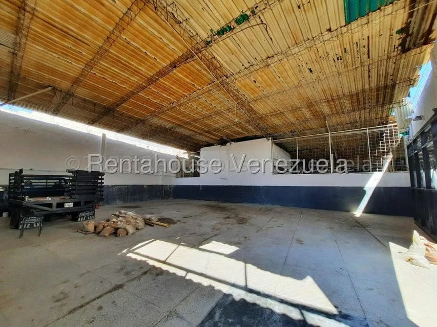 Comercial (Galpon - Deposito) en Alquiler en Avenida Milagro Norte, Zulia - 13