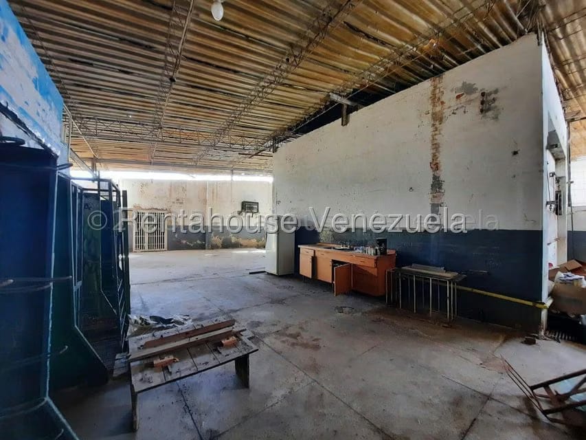 Comercial (Galpon - Deposito) en Alquiler en Avenida Milagro Norte, Zulia - 24