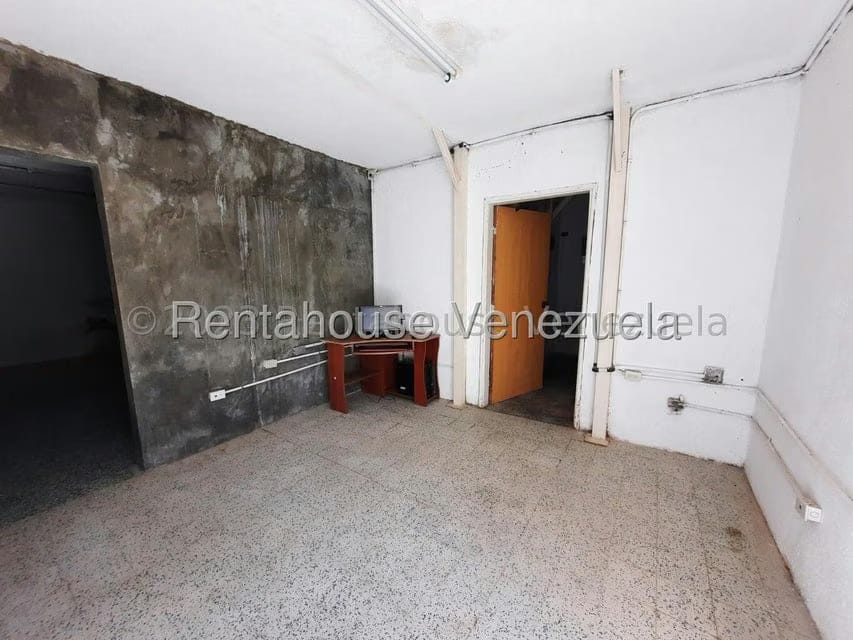 Comercial (Galpon - Deposito) en Alquiler en Avenida Milagro Norte, Zulia - 5