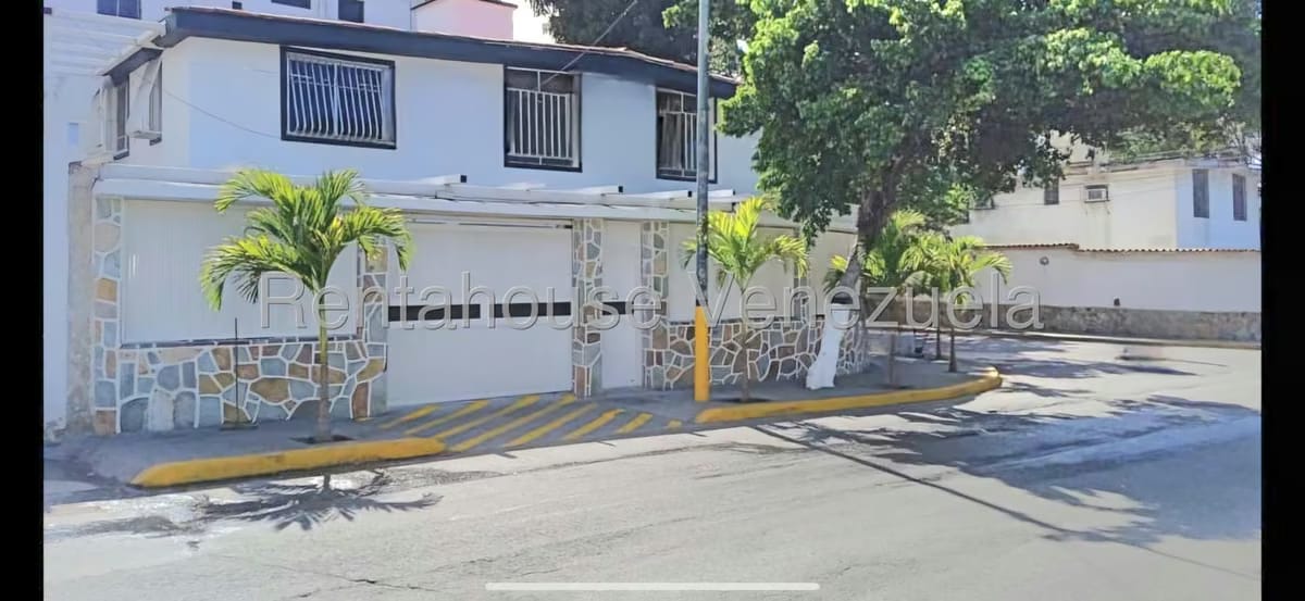 Casa (Duplex) en Venta en La Atlantida, Vargas - 3