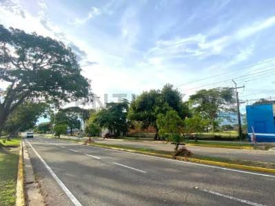 Venta Terreno Av. Ferrero Tamayo Botalon - 9