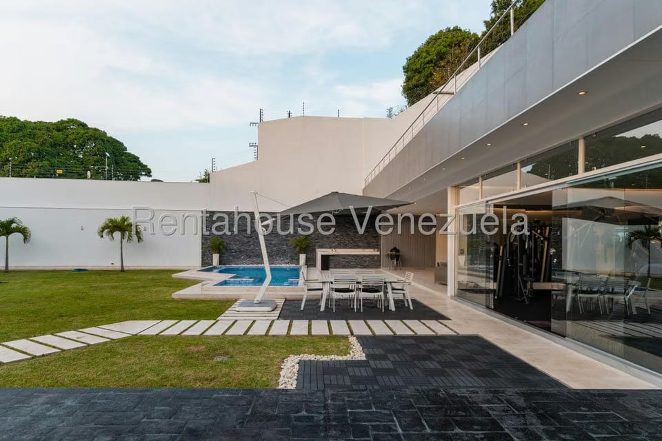 Casa (Duplex) en Venta en Prados del Este, Distrito Metropolitano - 14