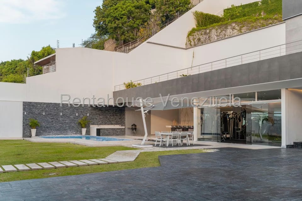 Casa (Duplex) en Venta en Prados del Este, Distrito Metropolitano - 16