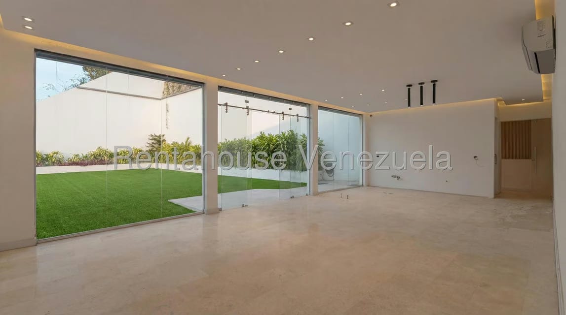 Casa (Duplex) en Venta en Prados del Este, Distrito Metropolitano - 19