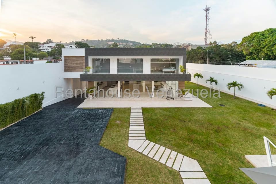 Casa (Duplex) en Venta en Prados del Este, Distrito Metropolitano - 21