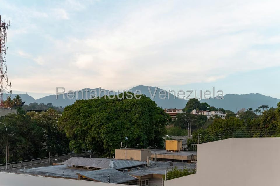 Casa (Duplex) en Venta en Prados del Este, Distrito Metropolitano - 25