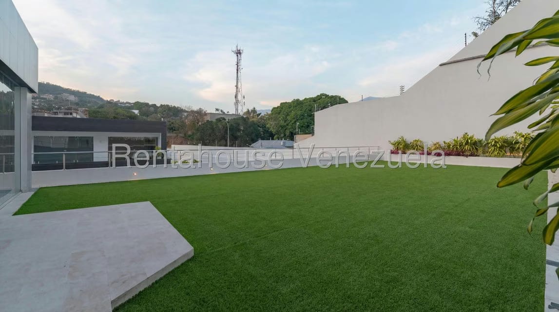 Casa (Duplex) en Venta en Prados del Este, Distrito Metropolitano - 31