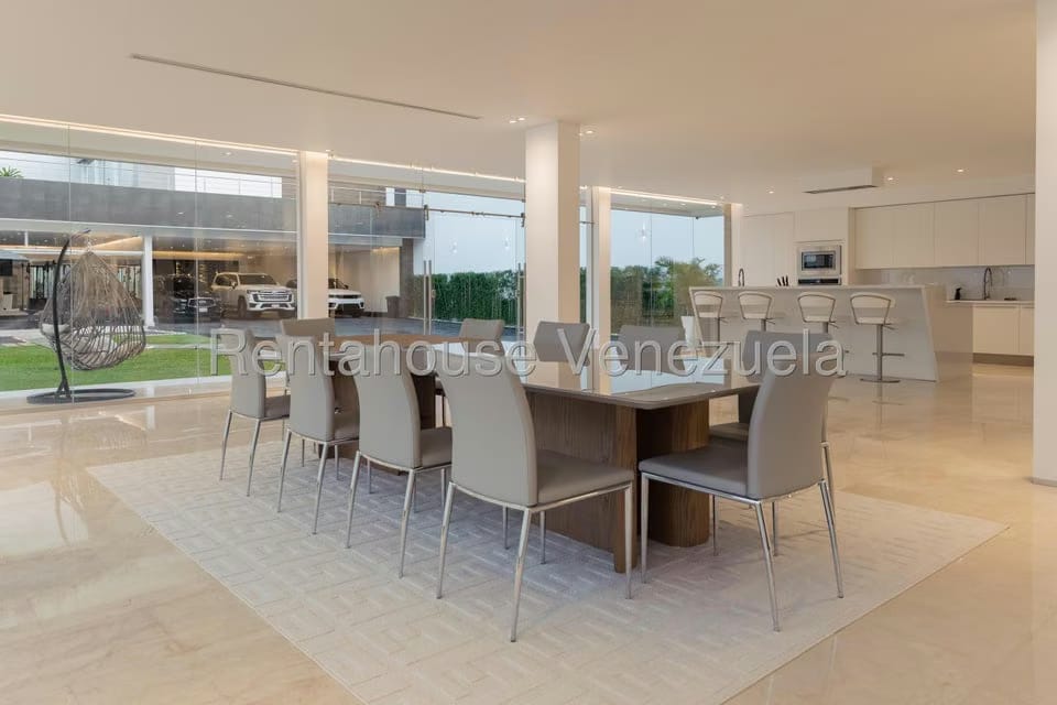 Casa (Duplex) en Venta en Prados del Este, Distrito Metropolitano - 36