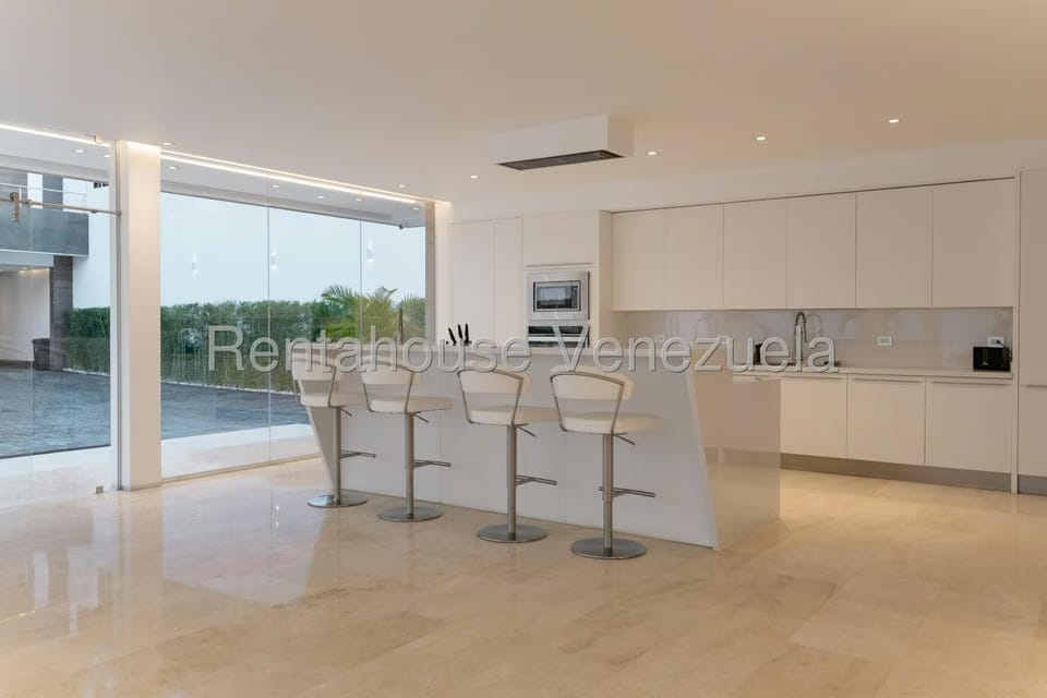 Casa (Duplex) en Venta en Prados del Este, Distrito Metropolitano - 37