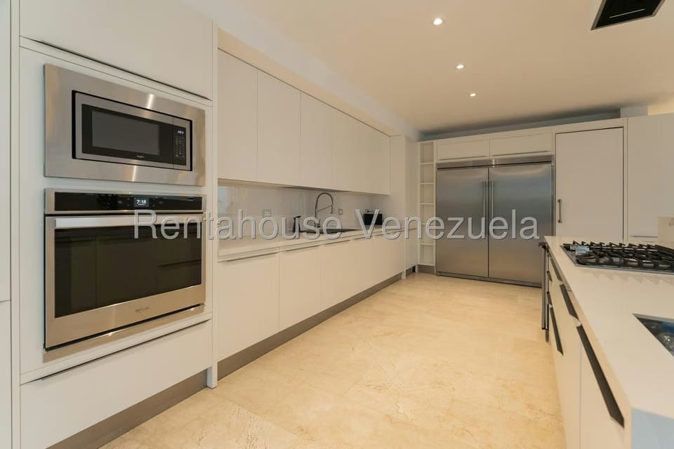 Casa (Duplex) en Venta en Prados del Este, Distrito Metropolitano - 42