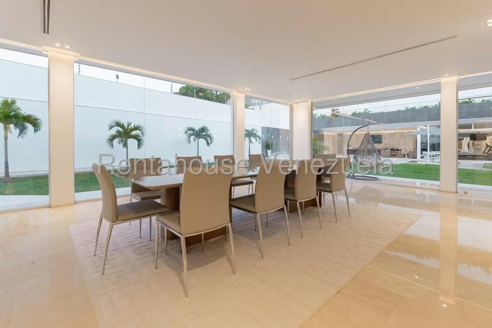 Casa (Duplex) en Venta en Prados del Este, Distrito Metropolitano - 43