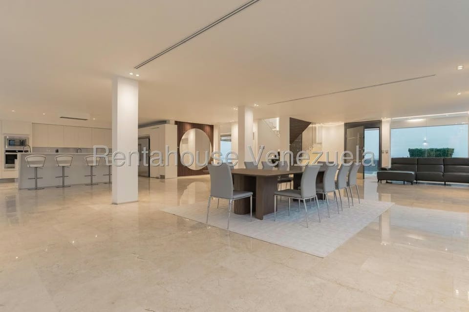 Casa (Duplex) en Venta en Prados del Este, Distrito Metropolitano - 44