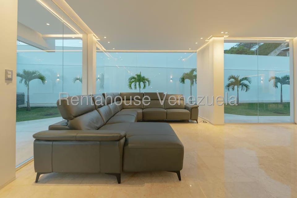 Casa (Duplex) en Venta en Prados del Este, Distrito Metropolitano - 49