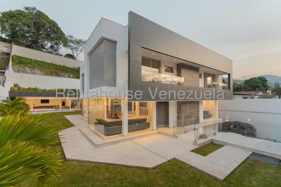 Casa (Duplex) en Venta en Prados del Este, Distrito Metropolitano - 50