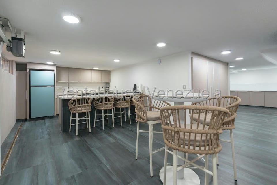 Casa (Duplex) en Venta en Prados del Este, Distrito Metropolitano - 51