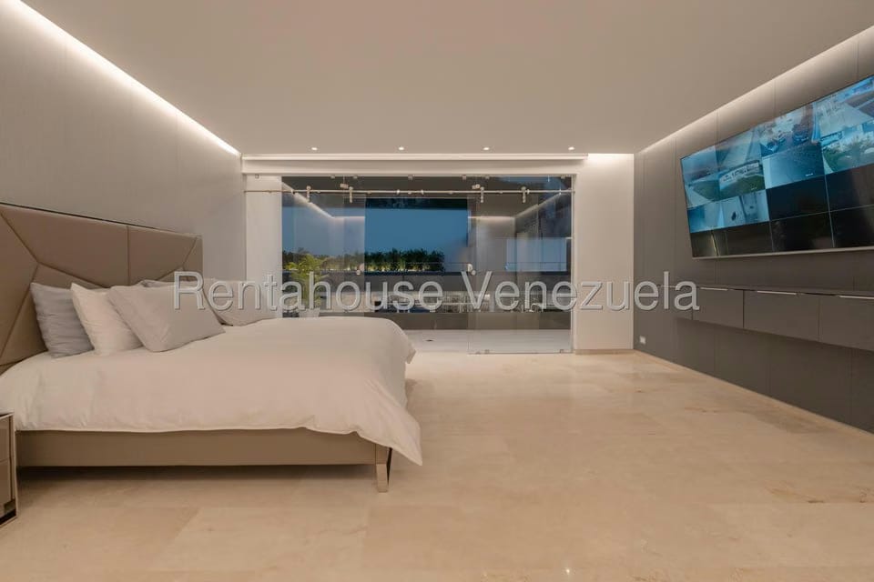 Casa (Duplex) en Venta en Prados del Este, Distrito Metropolitano - 61